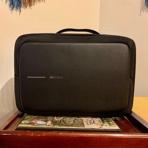 XDdesign Bobby bizz smart antitheft backpack